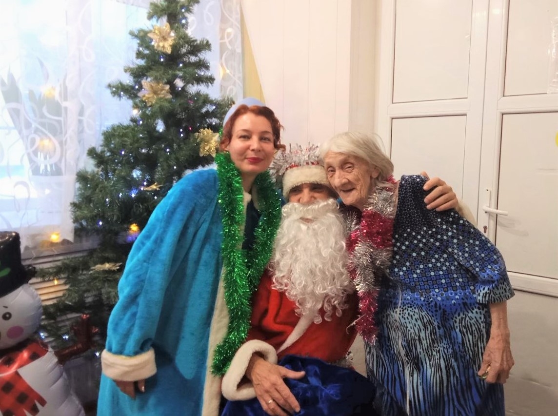 Новогодняя программа «Весёлый праздник – Новый год» прошла на отделении милосердия.