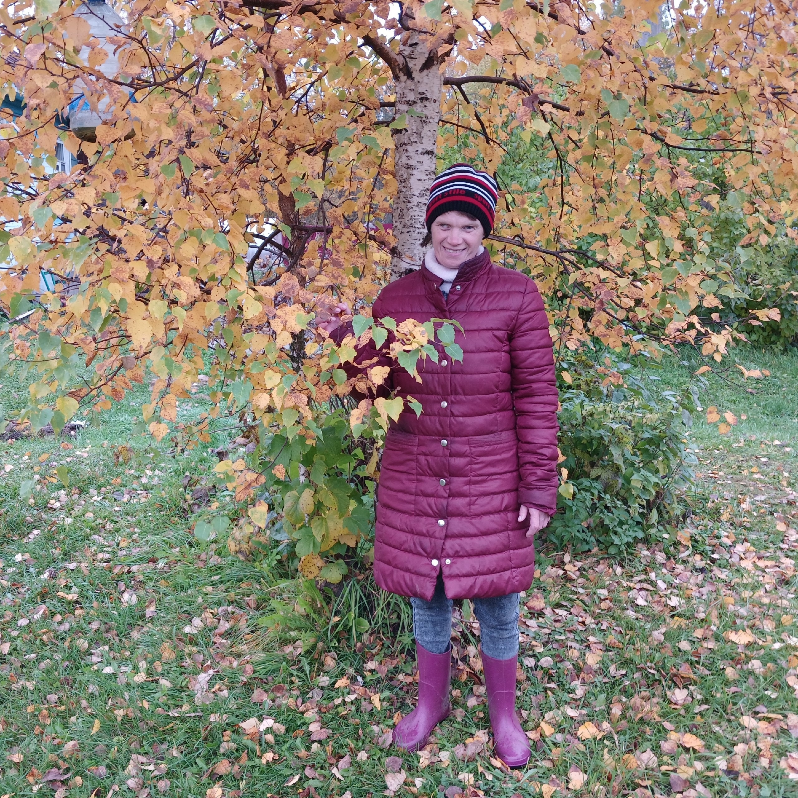 Яркие краски осени у нашего дома!