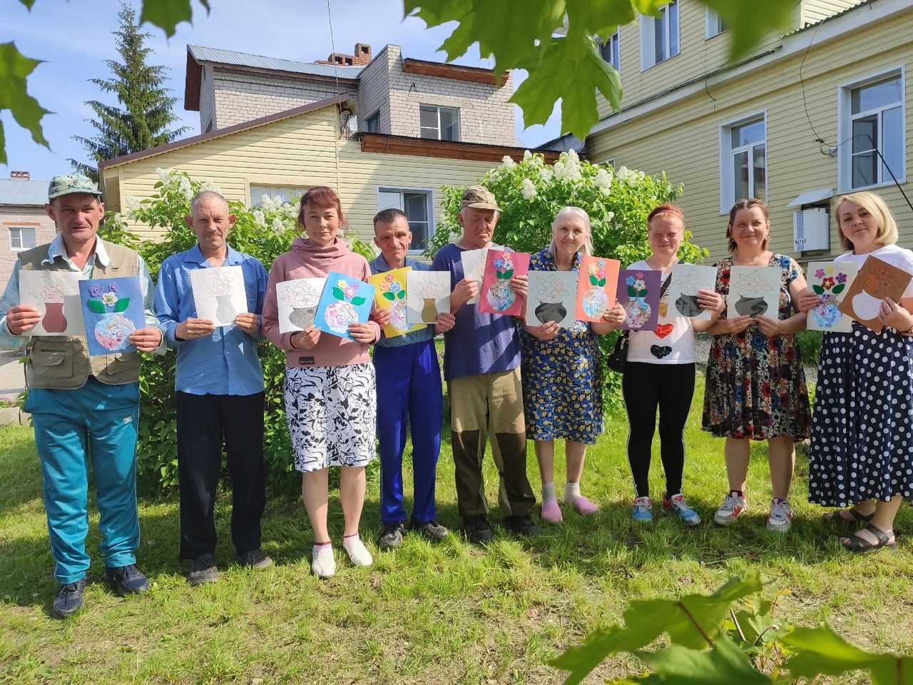 Под руководством специалиста по социальной работе Надежды Щербаковой наши подопечные подготовились к празднику – Дню социального работника!