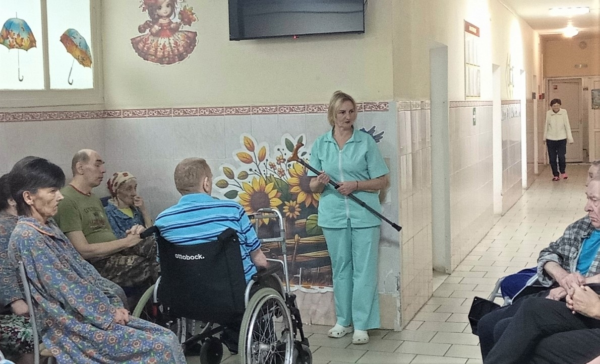 Падение – самый распространенный и серьезный бытовой несчастный случай у людей пожилого и старческого возраста. 